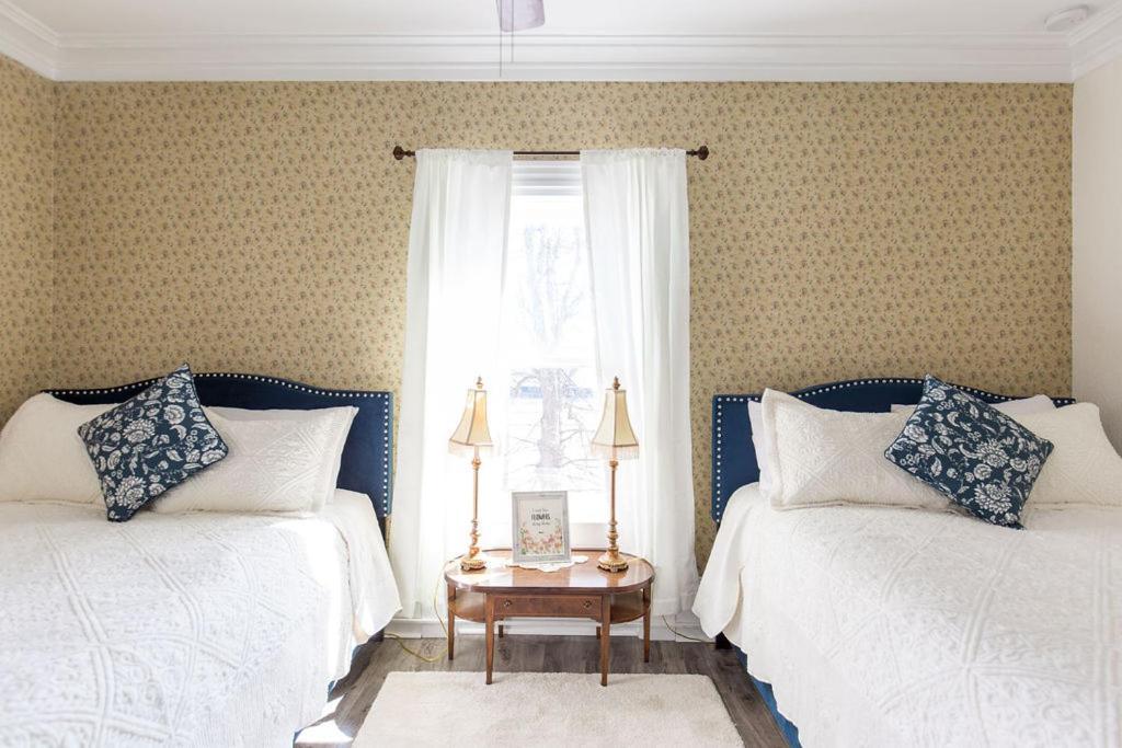 Heritage Quay Bed & Breakfast Pictou Esterno foto